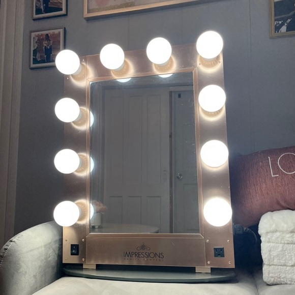 Impression vanity - Picture 4 of 4